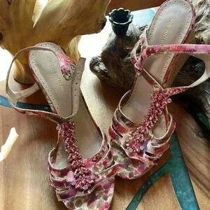 Adrienne Vittadini women’s slightly used Size 9 1/2 medium women’s sandals